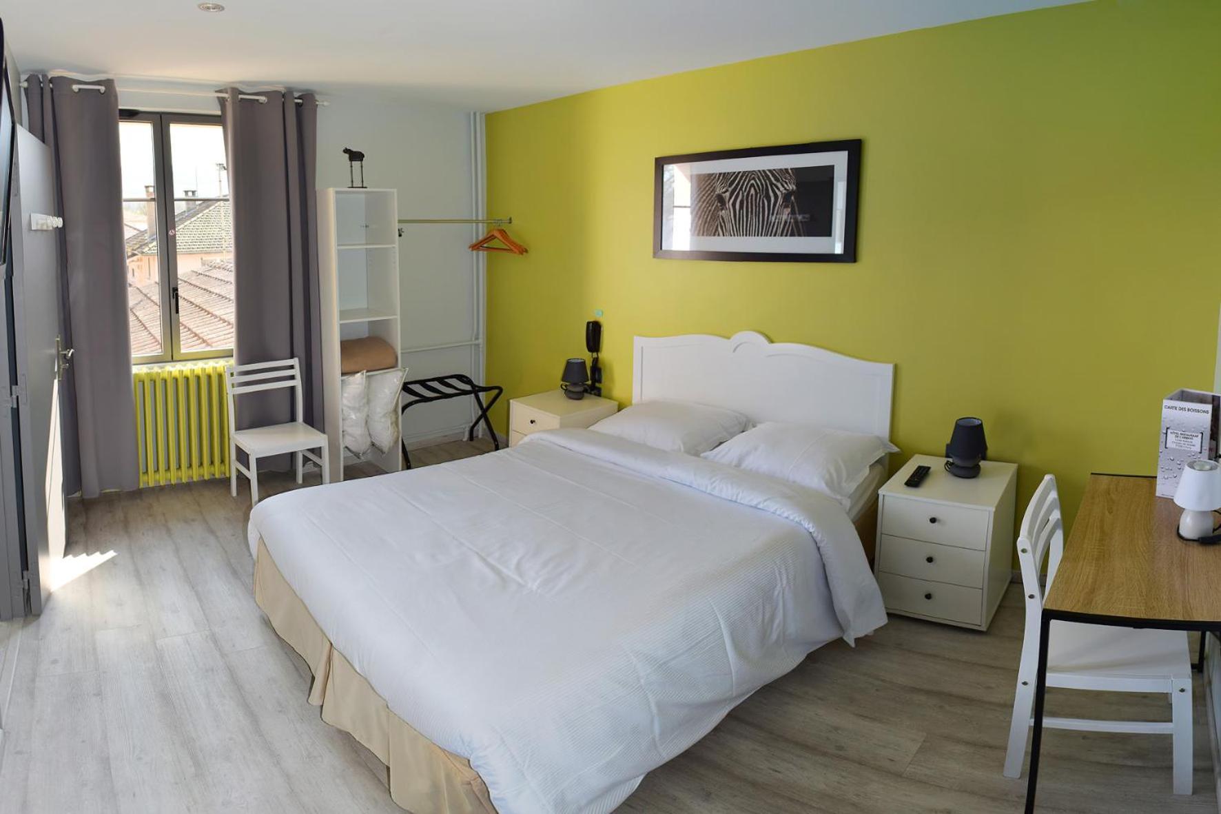 Hotel De L'Abbaye A Клуни Екстериор снимка