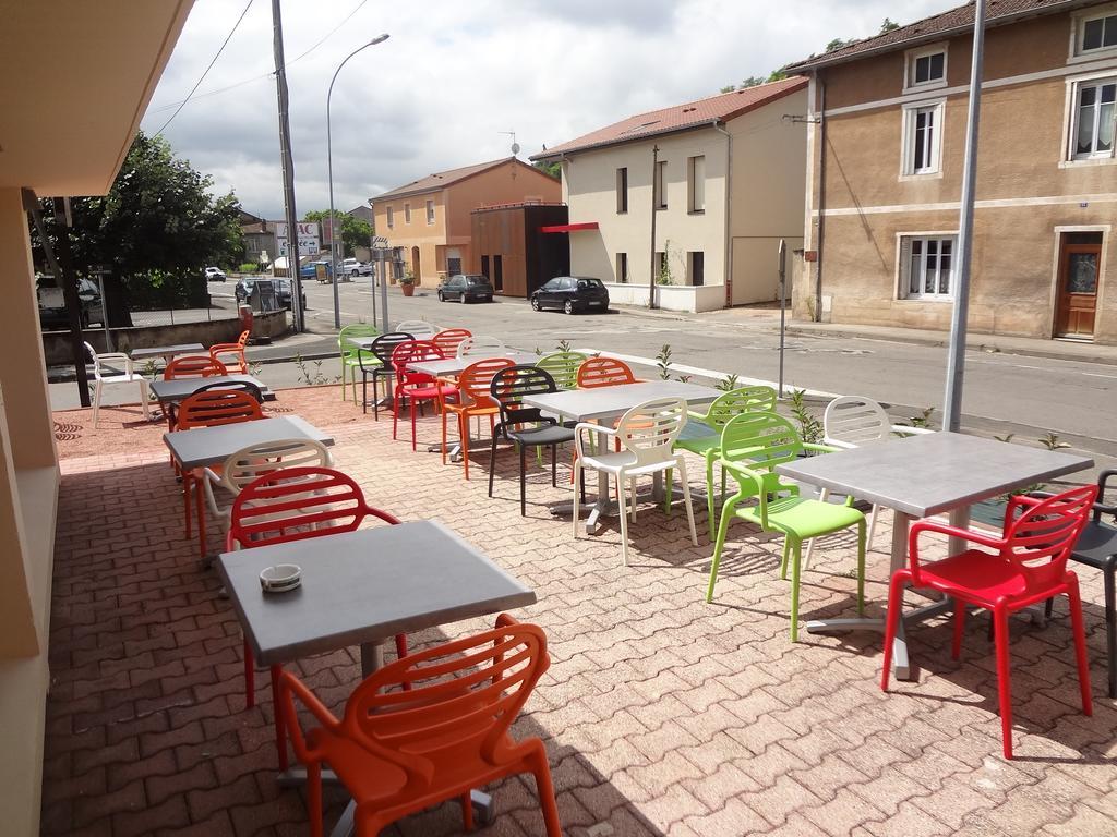 Hotel De L'Abbaye A Клуни Екстериор снимка
