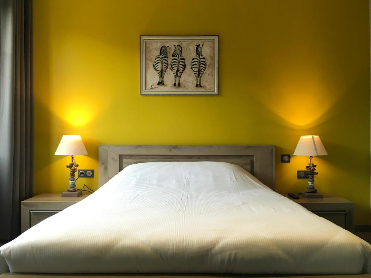Hotel De L'Abbaye A Клуни Екстериор снимка