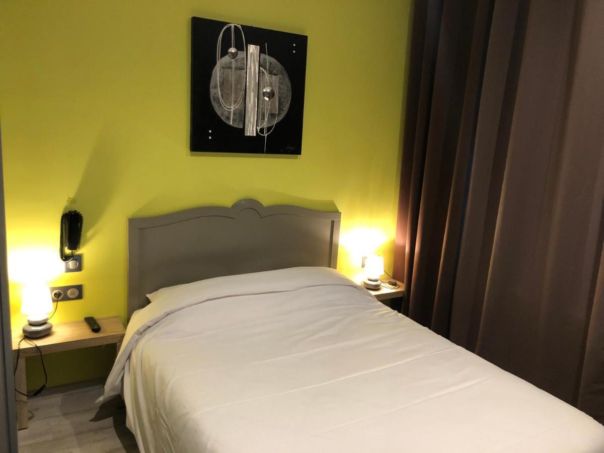 Hotel De L'Abbaye A Клуни Екстериор снимка